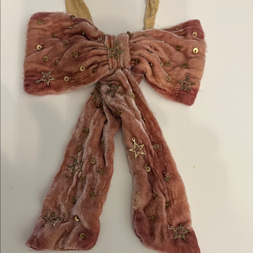 Magnolia Pearl Jabot 056 in “Molly”